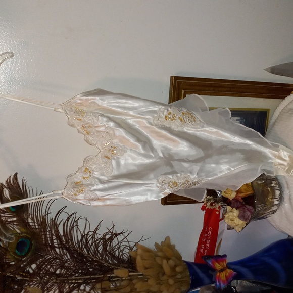 lingerie Victoria secrets - Picture 1 of 4